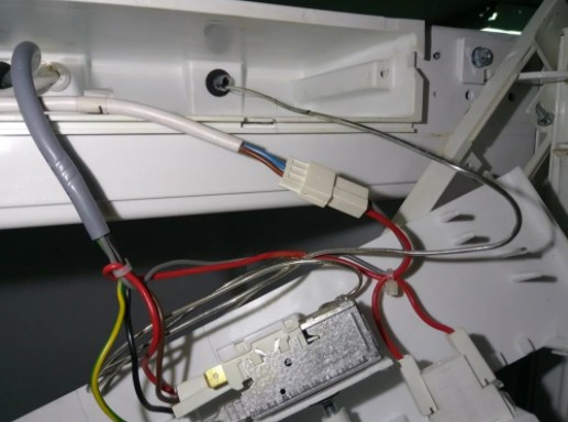 Замена термостата холодильника Indesit в Чулыме